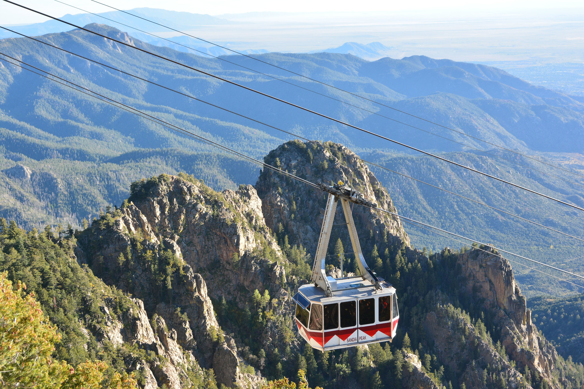 Albuquerque-cable-car-The-Sandia-Peak-Tramway