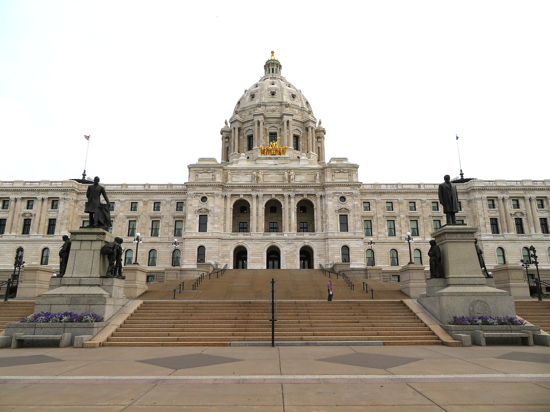 St. Paul, MN legal market